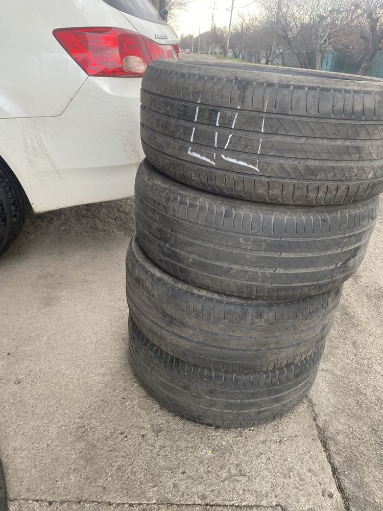 Michelin 235/45/18