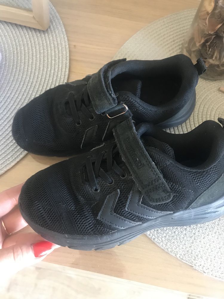 Hummel r31 martes sportowe adidaski buciki dzieciece czarne
