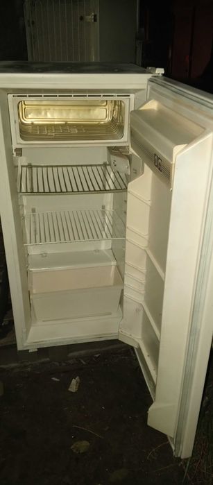 Продам 2 х камерный холодильник  ДНЕПР 2
