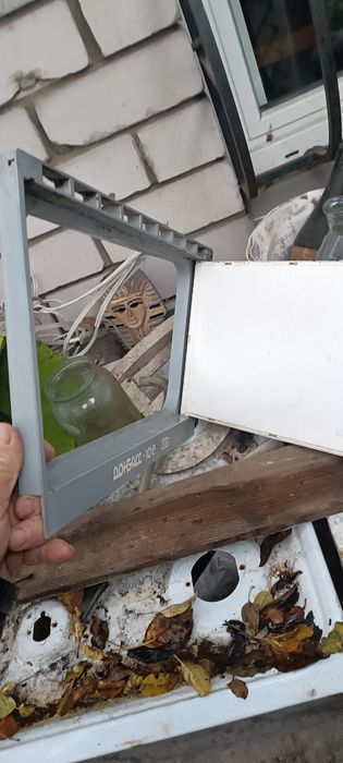 Дверца морозильної камеры холодильникаДонбасс 10 Е