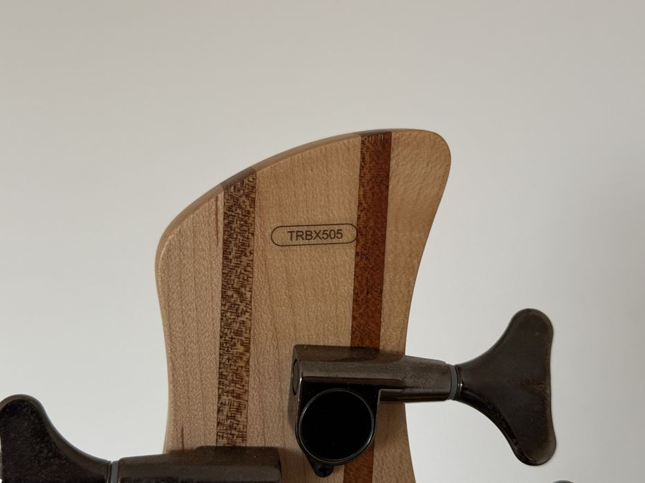 Baixo Yamaha TRXB505