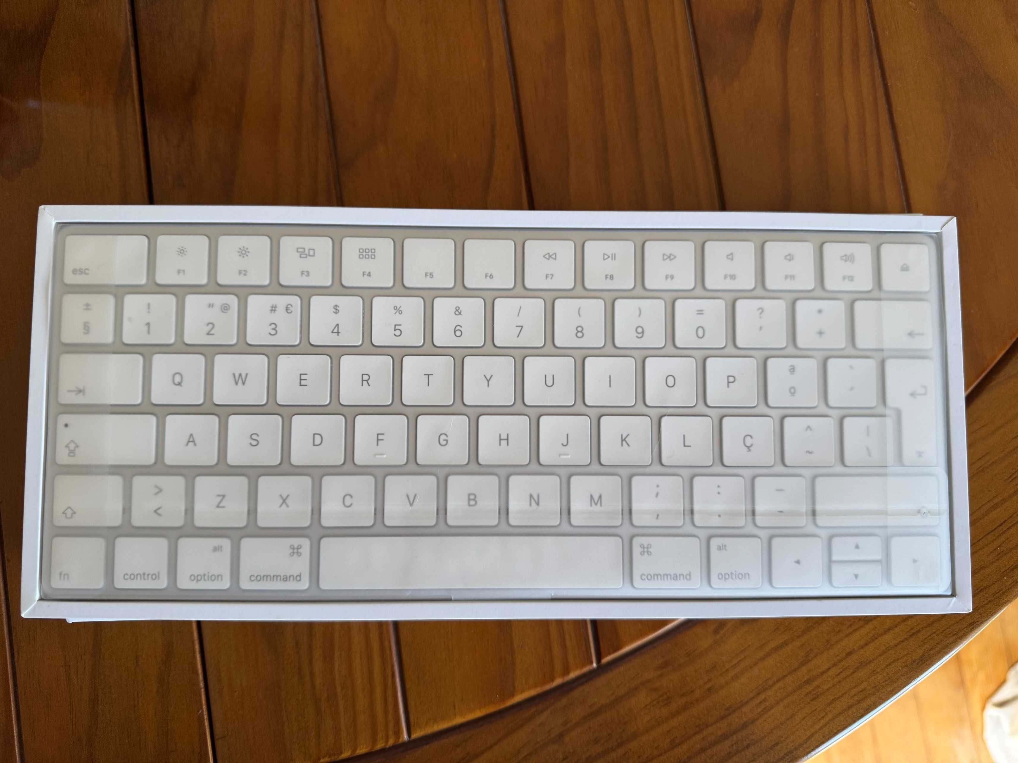 Apple Magic Keyboard Bluetooth PT