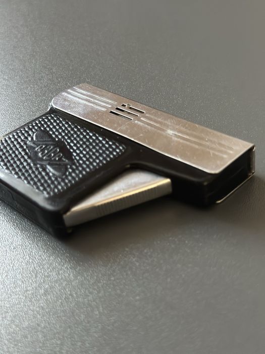 Зажигалка в виде пистолета ссср