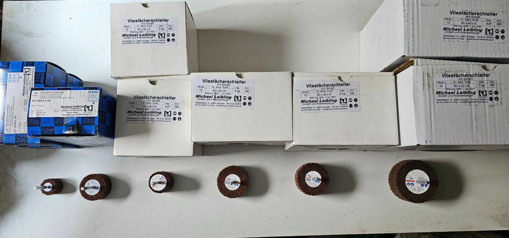 PFERD -Włókninowa ściernica trzpieniowa INOX