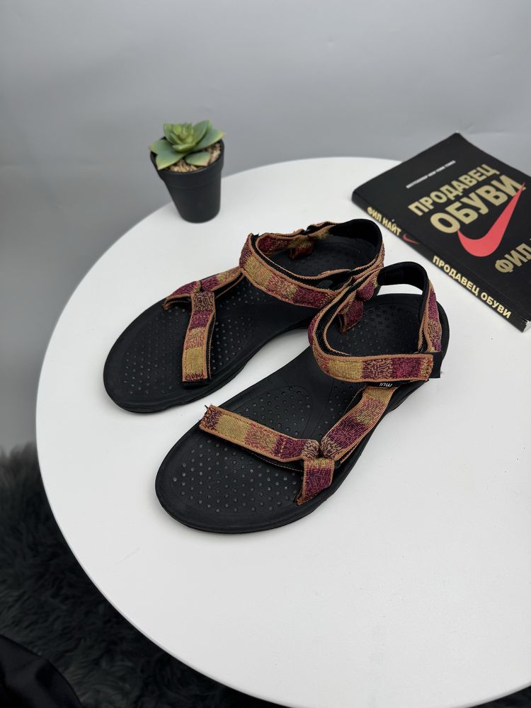 Трекінгові босоніжки/сандалі Teva оригінал 43(27.5) lowa merrell nike