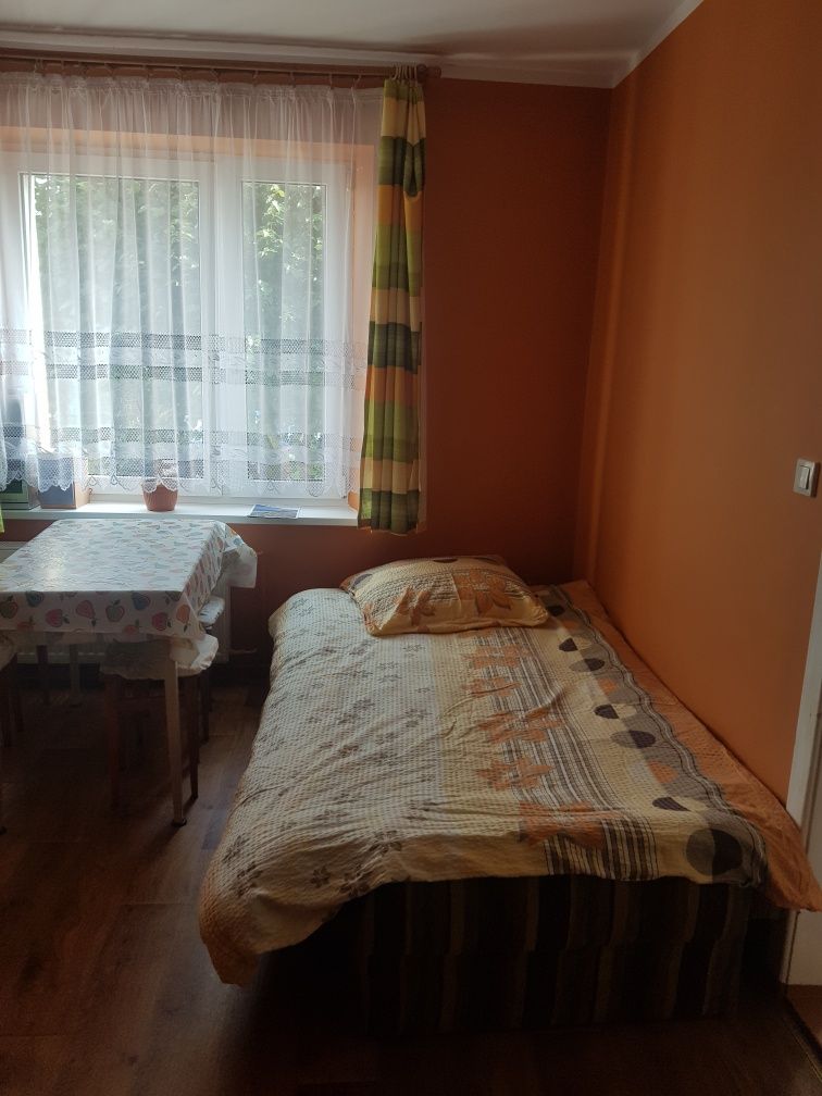 Pokoje i studio w centrum Jastarni