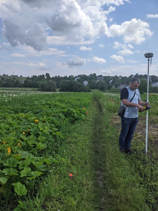 Продам  земельну ділянку біля Рівного