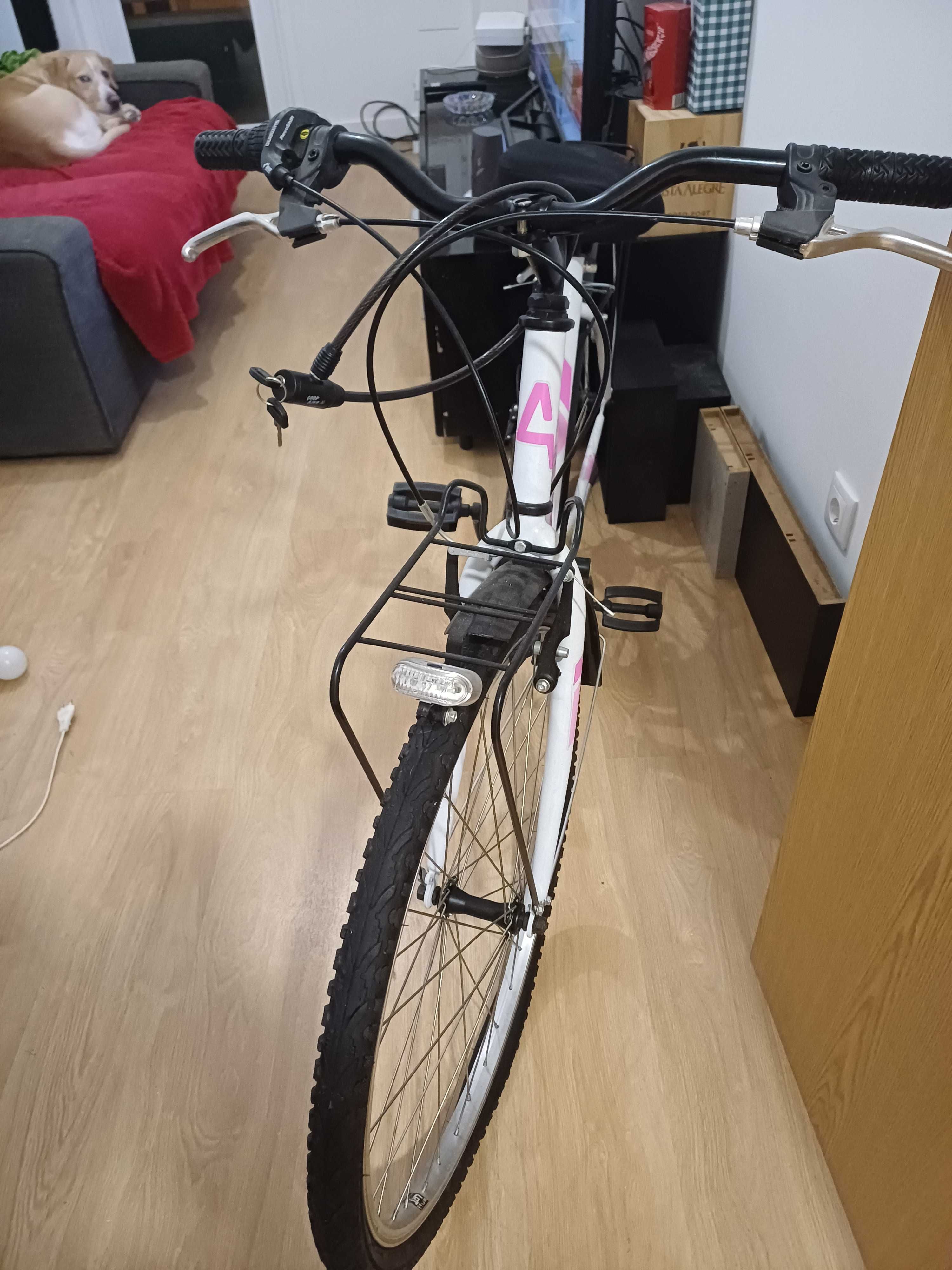 Vendo bicicleta nova