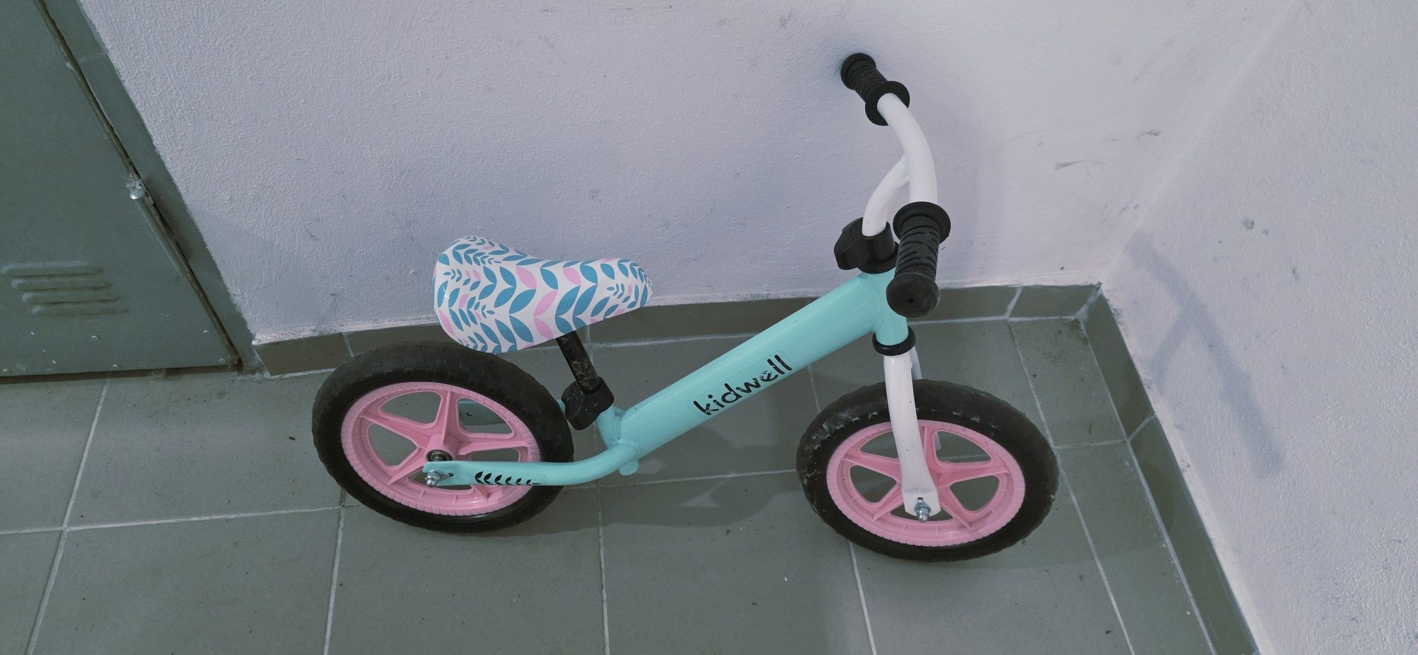 Rowerek biegowy + kask - dobry stan!