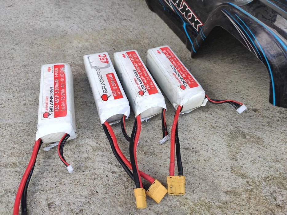 Traxxax X-MAXX 8S, Hobbywing max 6, Amortyzatory PROLINE