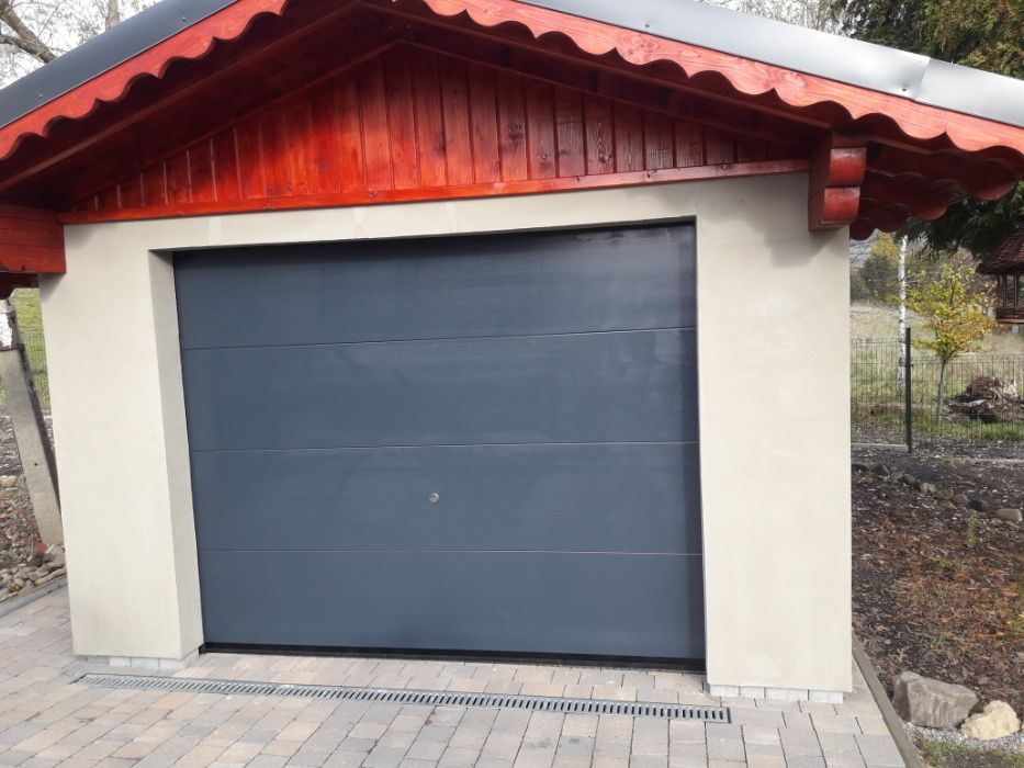 Brama garażowa segmentowa 300 x 250