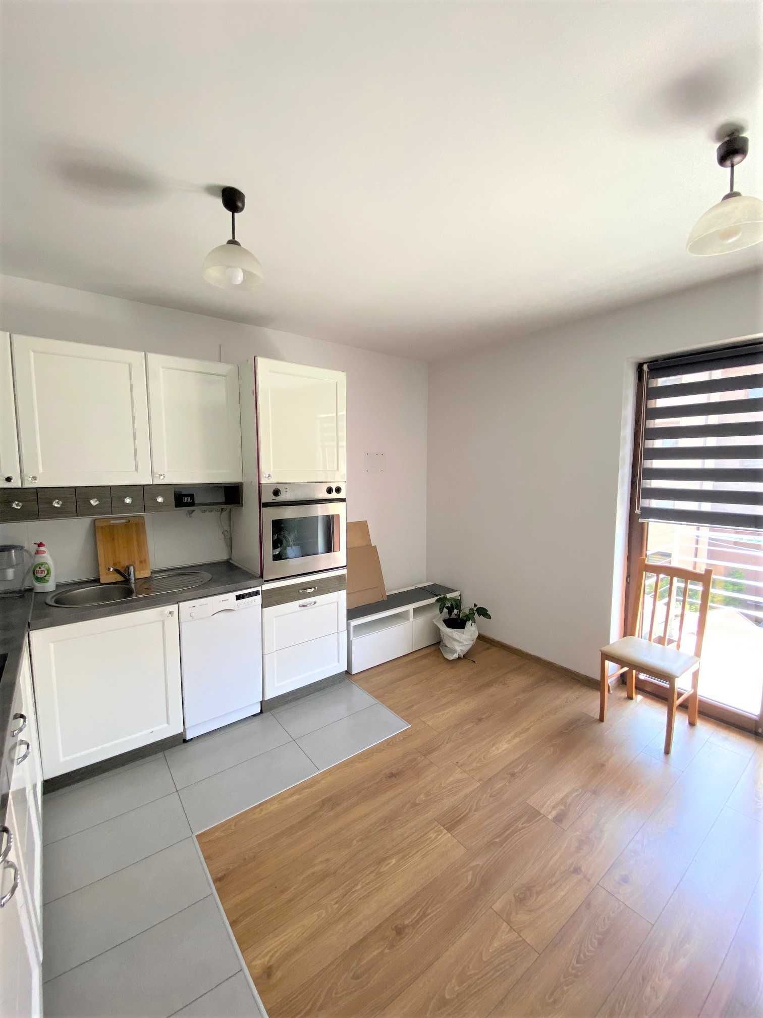 Wyposażone i umeblowane M3, 2 pokoje, balkon  33m2, ul. Sosnowa