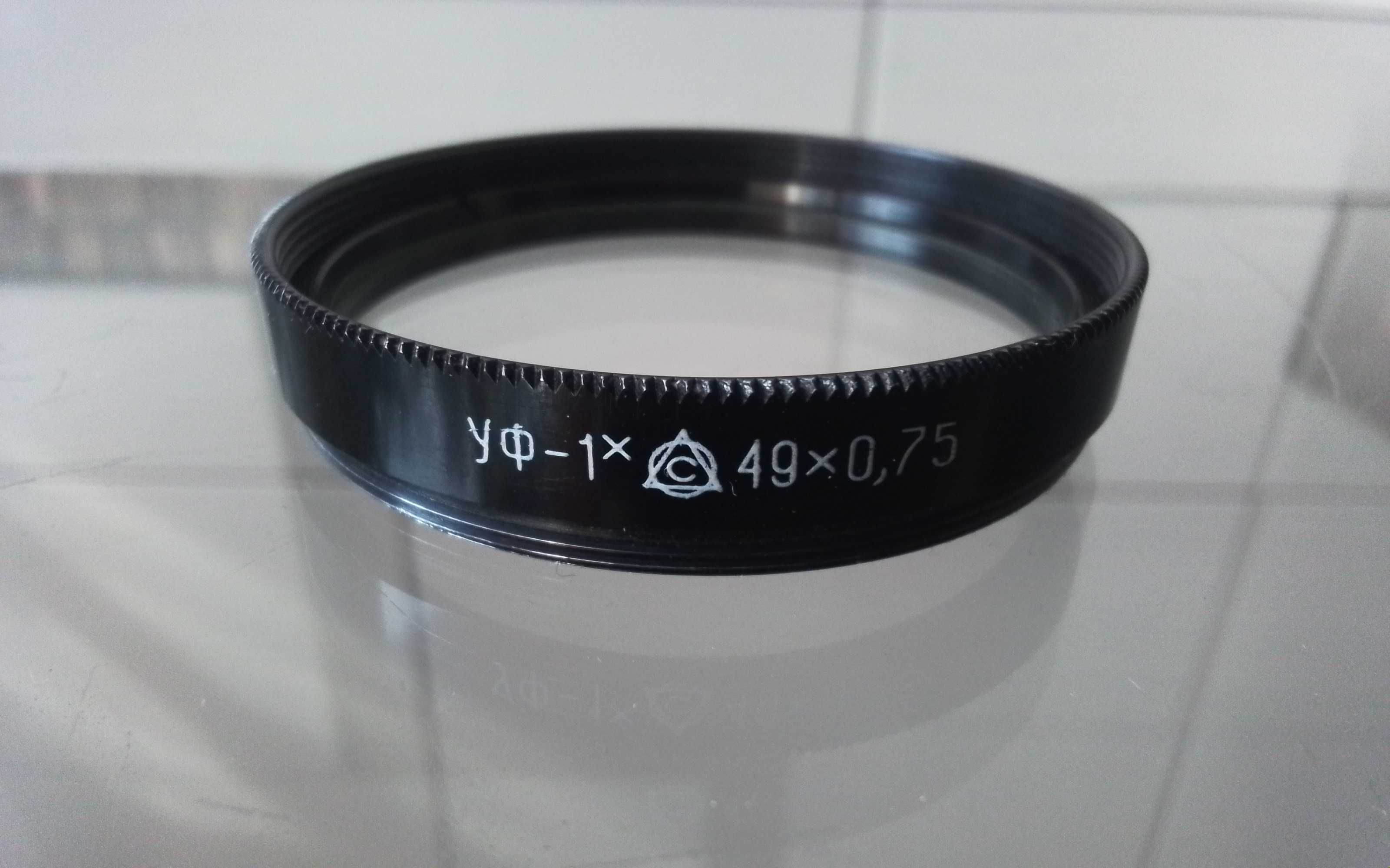 Filtr UV mocowanie 49mm.