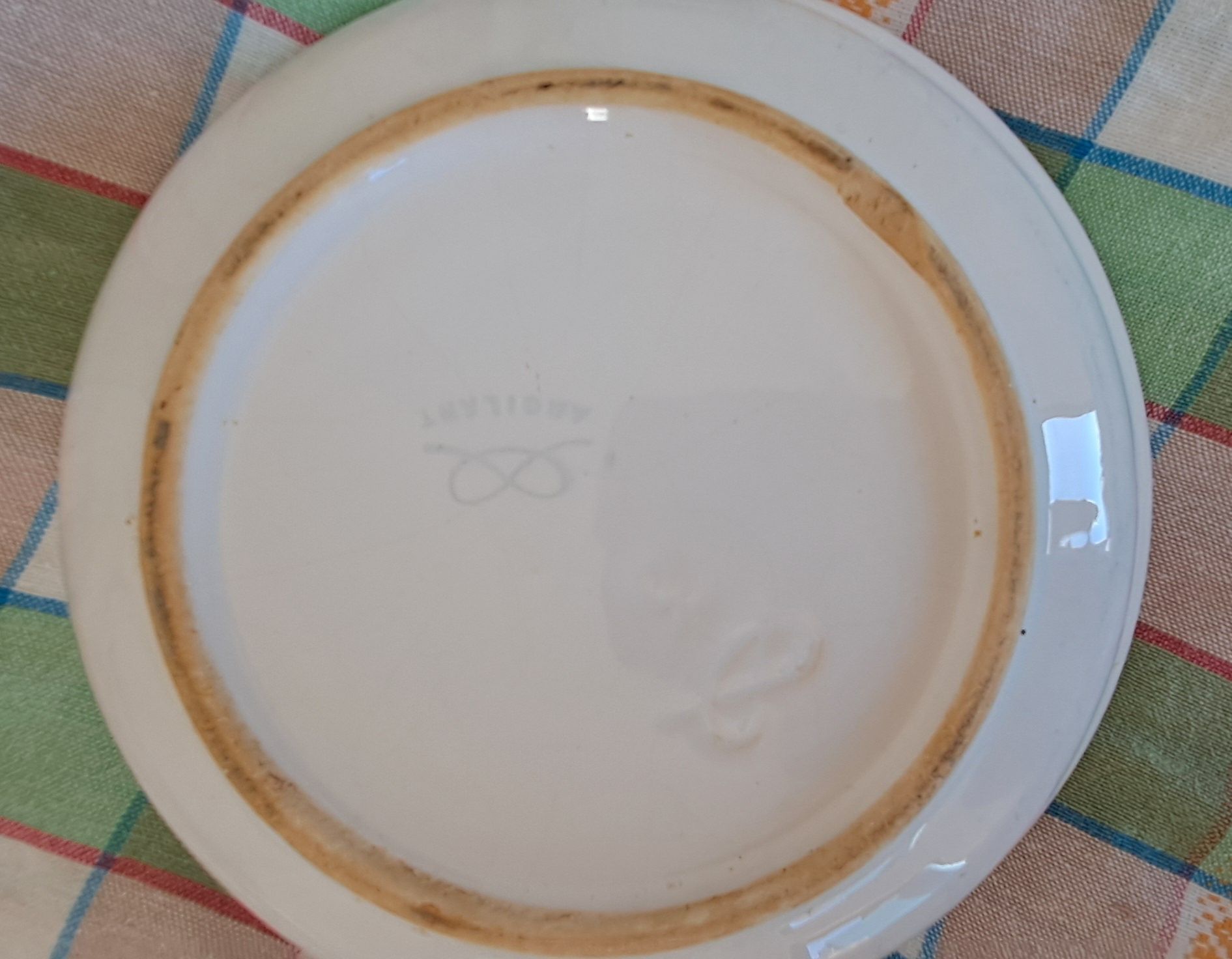 Saladeira antiga em faiança portuguesa  pintado a mão
