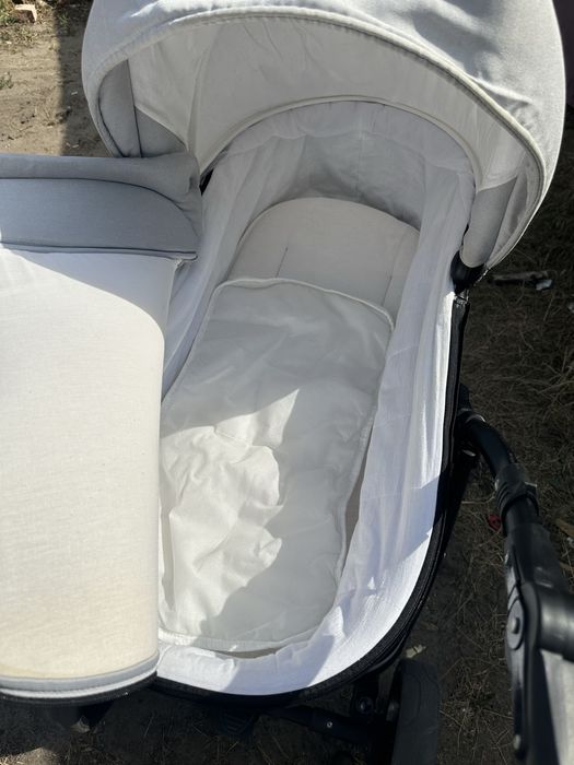 Коляска Classik 2 в 1.   ( на ОЛХ доставки не отписываю )