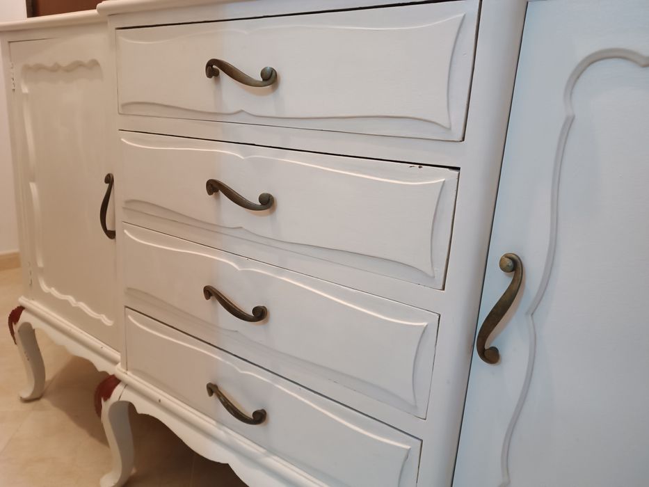 Aparador antigo restaurado