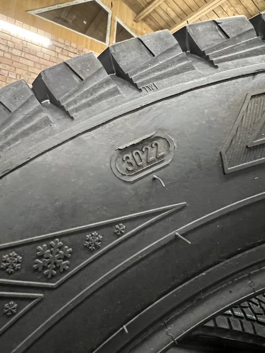 шини 235/60 R18 (103T) зима PROFIL Collins (наварка) Brigeston Recamic