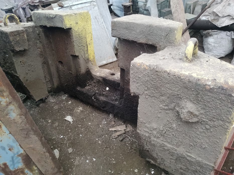 Балансир Львівський навантажувач. Противовес  Задній мі