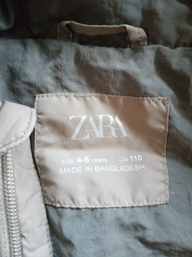 Продам, детская куртка 4-5 лет, Zara в отличном состоянии.