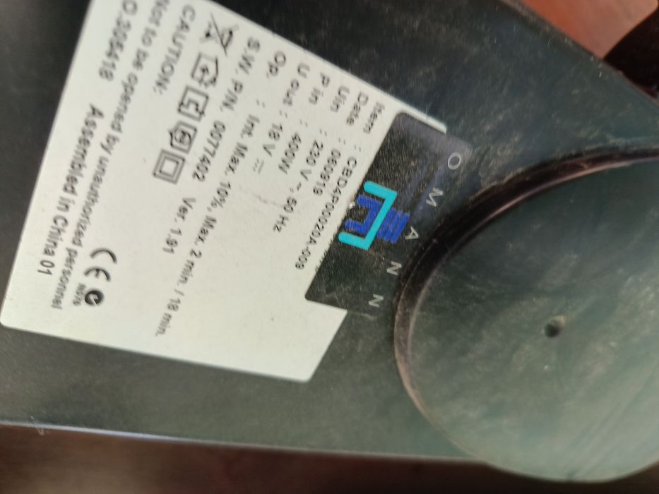 Elektryczny stół warsztatowy