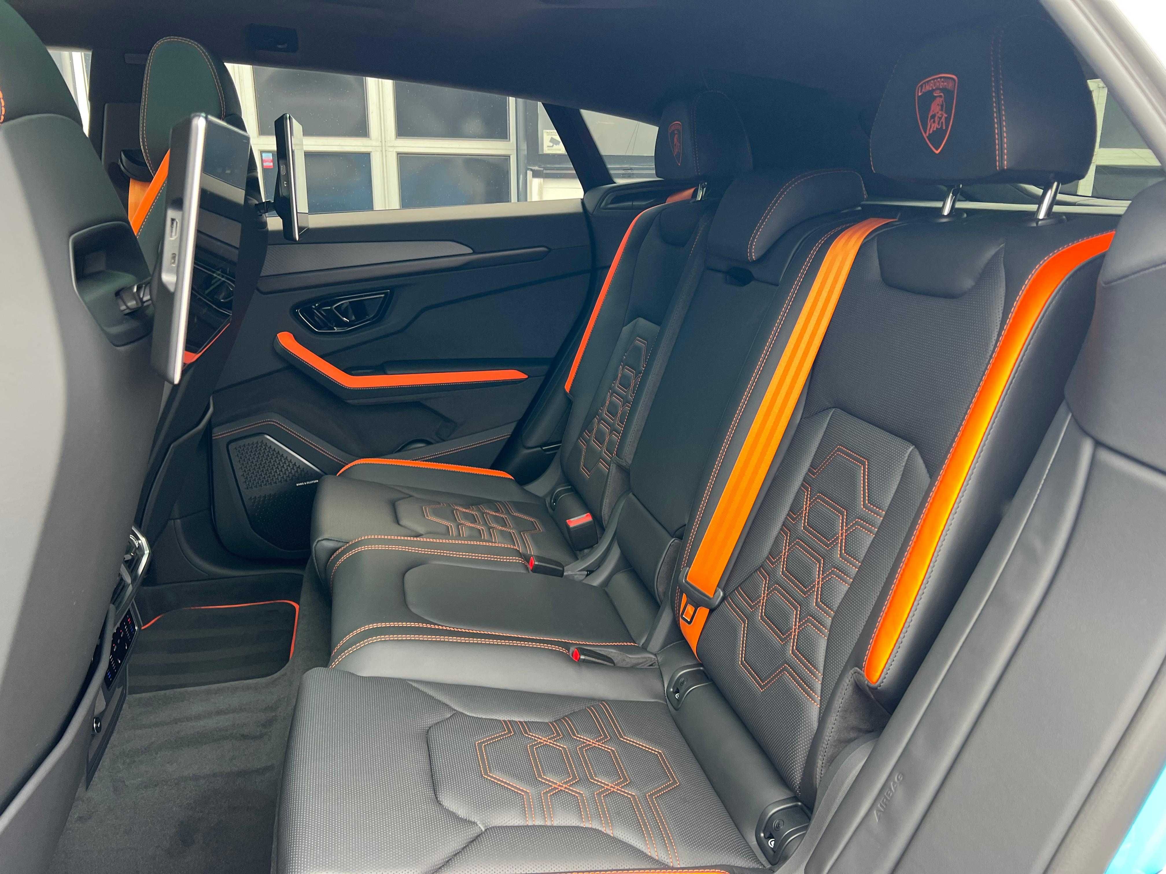 Lamborghini URUS SE 2025