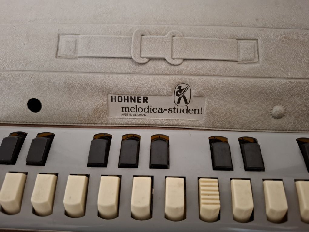 Hohner melodica student
