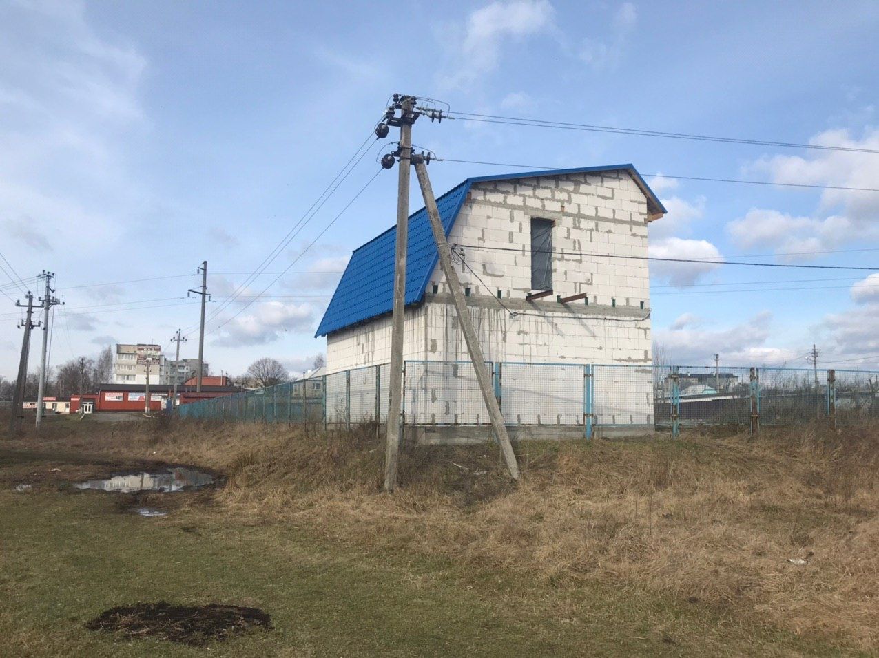 Заливка Фундаменту,Кладка Блоку,Монтаж Даху.