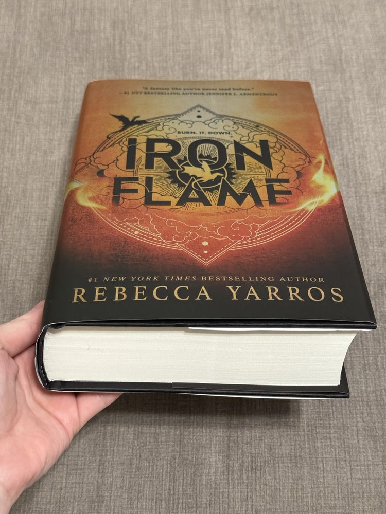 Iron Flame - Rebecca Yarros