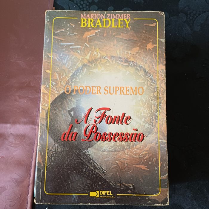 Vendo 3 livros em bom estado