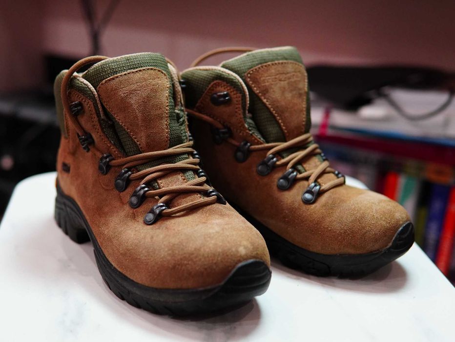 Жіноче трекінгове взуття Event з підошвою Vibram — розмір 38