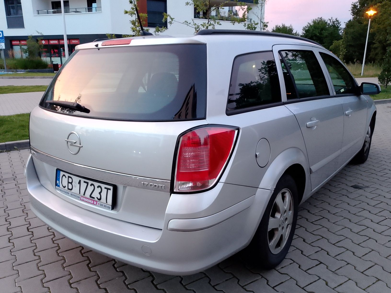 Bdb stan tech Oplaty na rok bez wkładu Opel astra 1.7