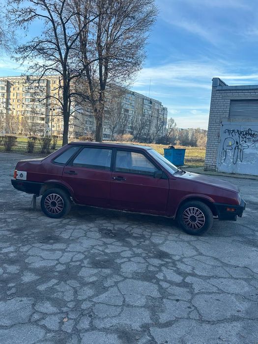Продам ВАЗ 2199 на полном ходу!