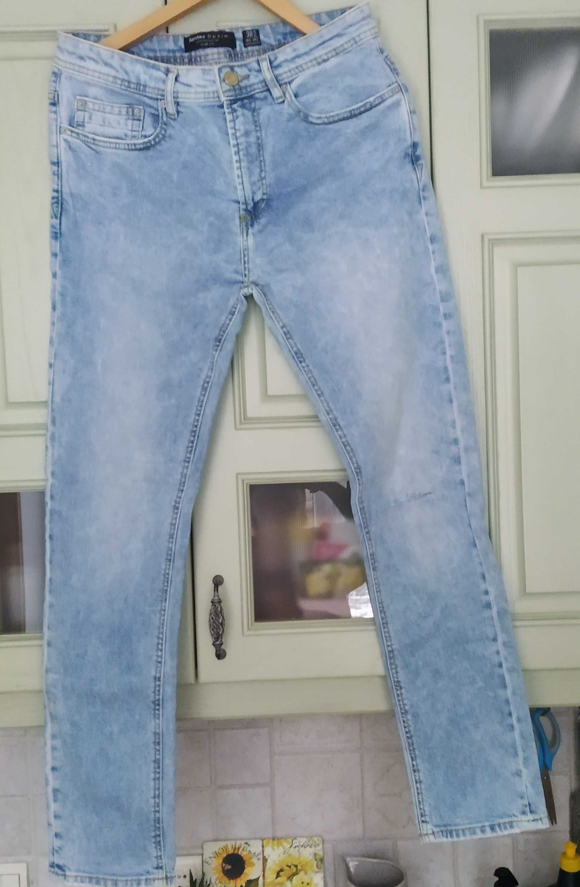 Продам джинсы мужские Bershka Denim