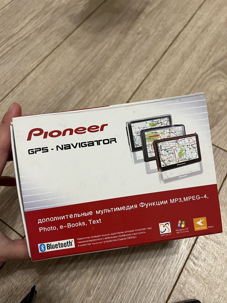 Навігація, GPS-навігатор Pioneer