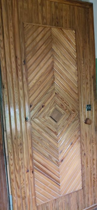 Продам вхідні металеві двері