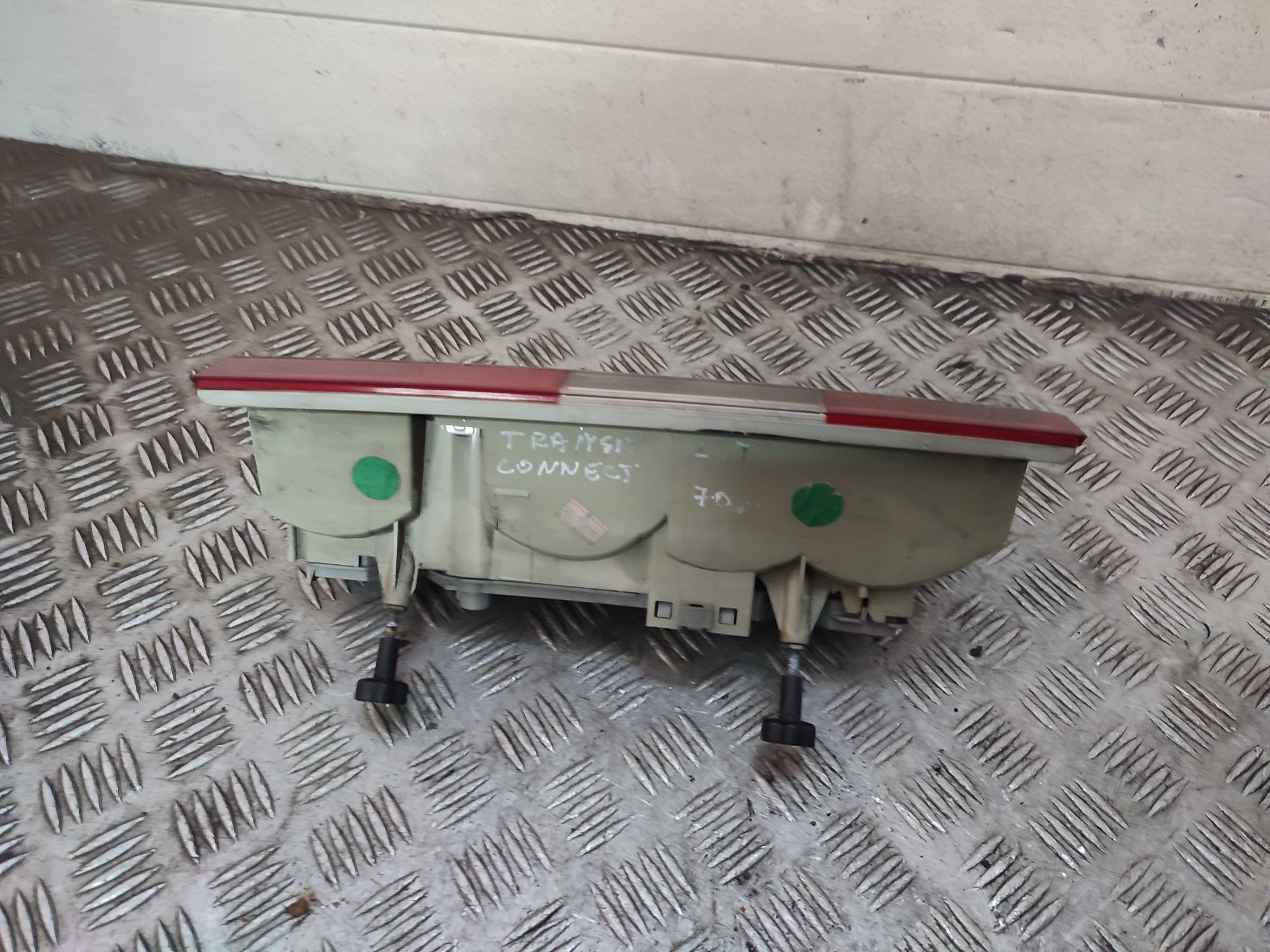 Ford Transit Connect I 02-13r lampa lewy tył tylna