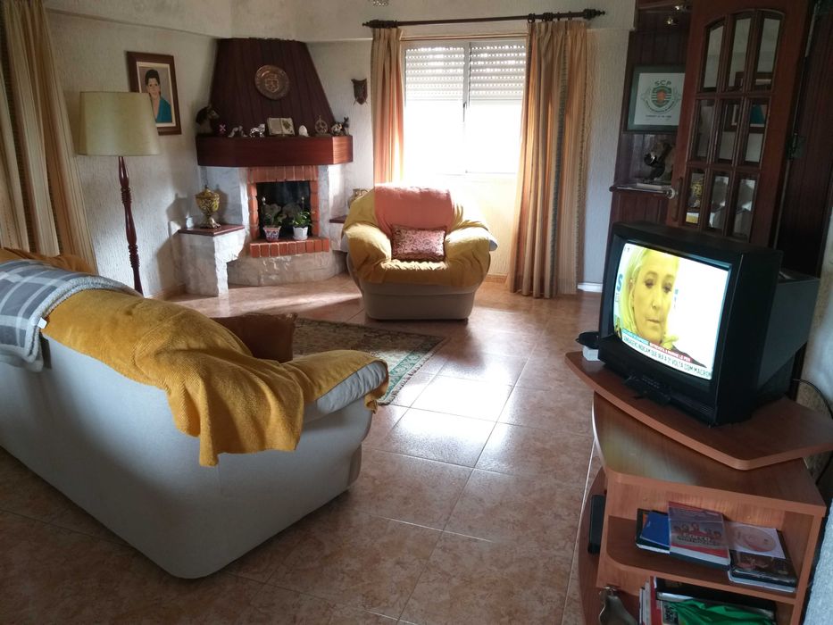 Vivenda com excelentes vistas em local sossegado