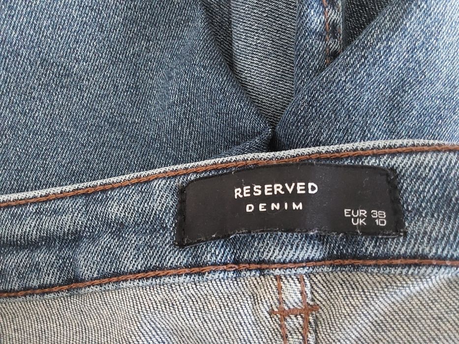Jeansy Reserved z grubszego materiału, rozmiar 38
