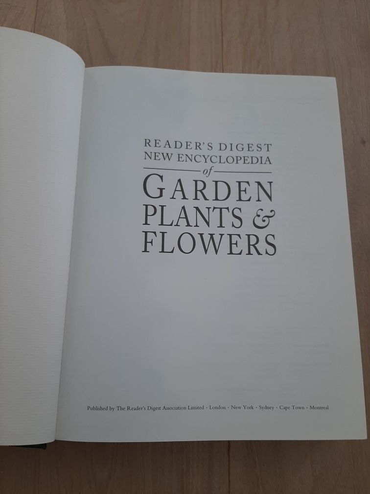 Encyklopedia of Garden plants & flowers - Reader's Digest