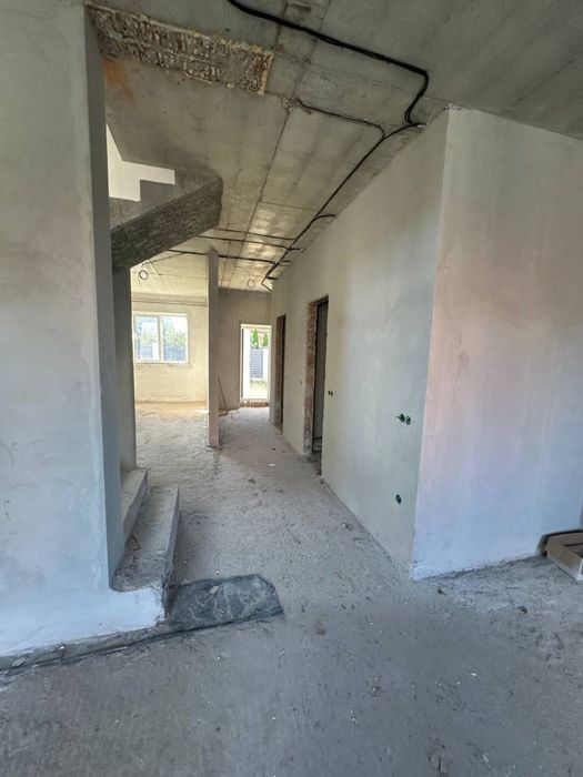 Продаж котеджу в Зимній Воді 3,6 сот ПІДВАЛ. Газ, Розведена електрика