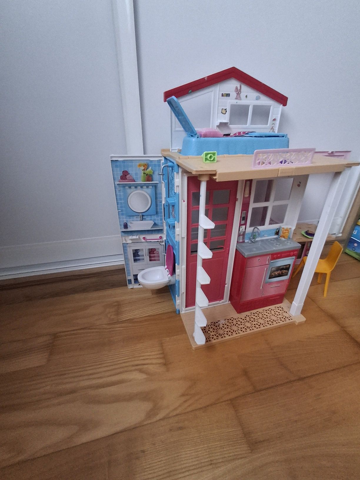 Składany dwupoziomowy domek dla lalek Mattel Barbie
