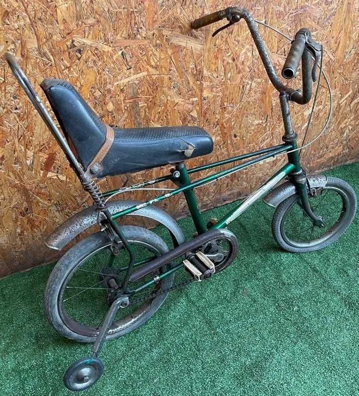 Bicicleta antiga tipo Chopper