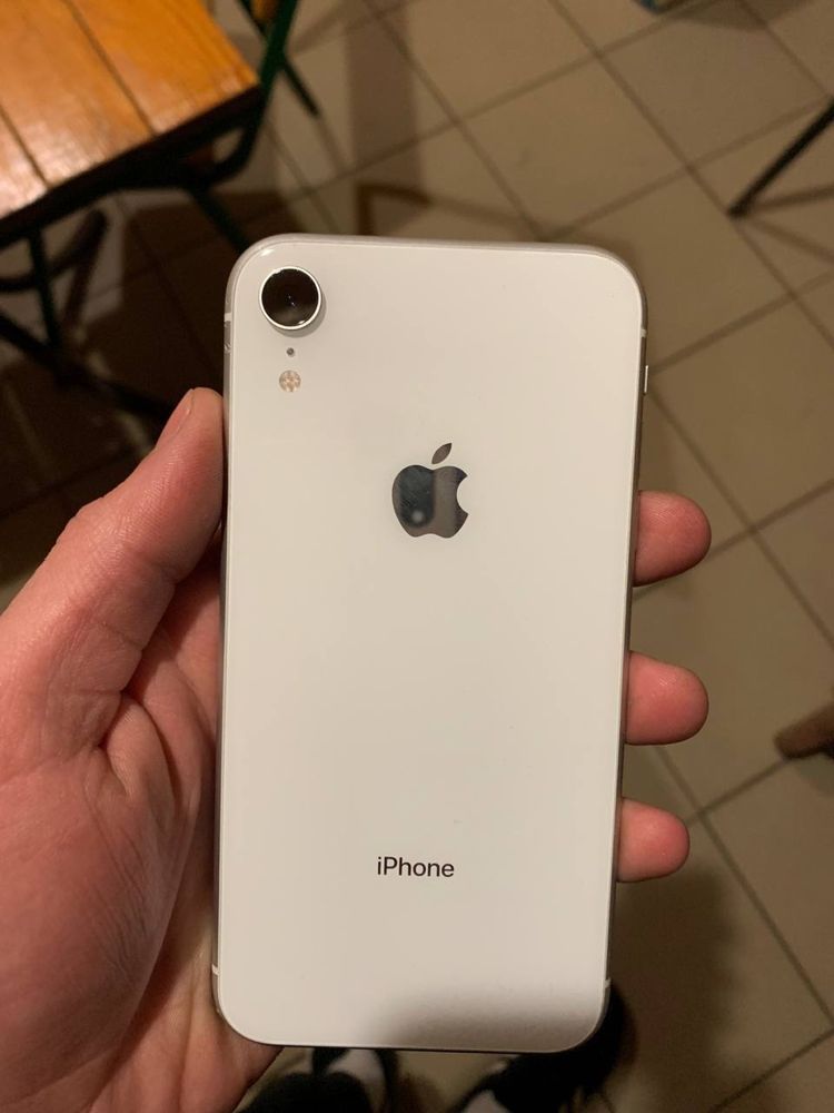 iPhone XR 64gb White Neverlock