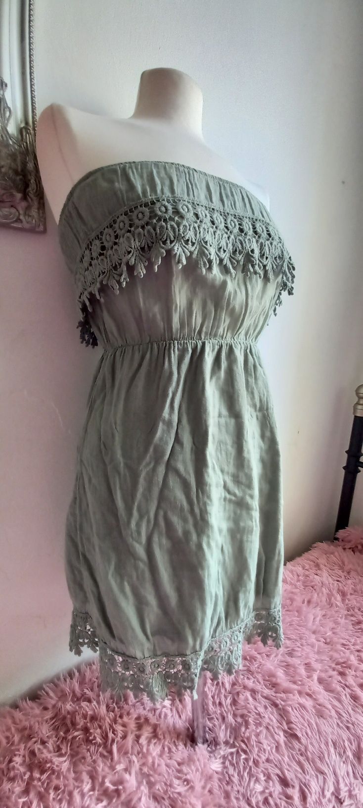 Khaki sukienka boho bez ramiączek, krótka koronką. Myhalys XS