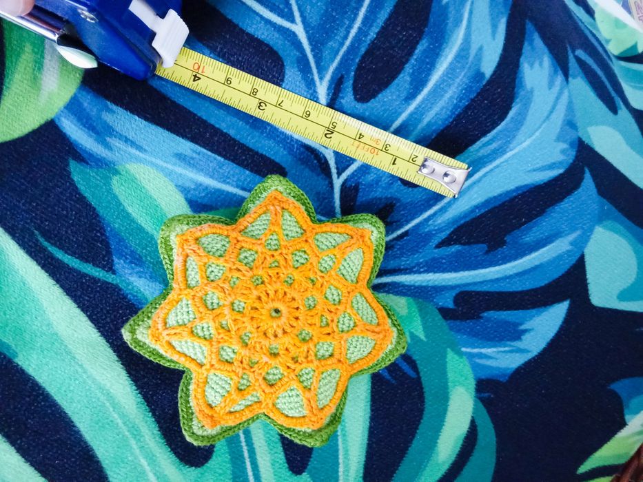 Pregadeira em crochet