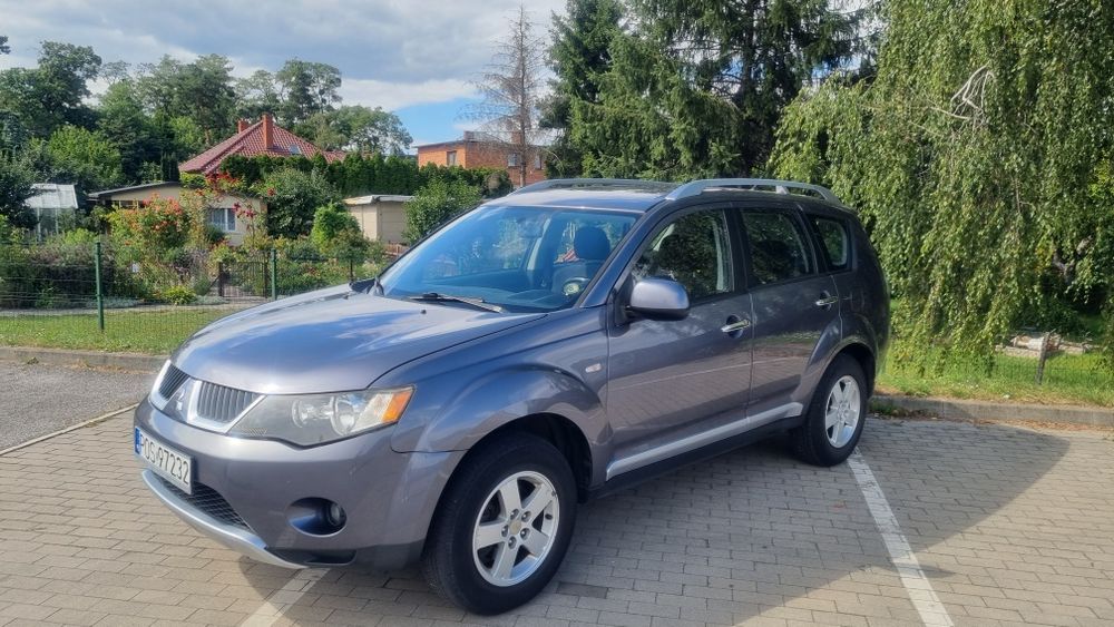 Mitsubishi outlander 2