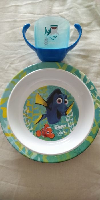Pratos, talheres, copo evolutivo e termo refeição para bebé da Chicco