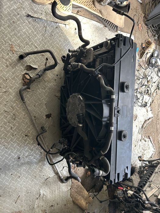 Bmw f01 f02 f06 f10 f12 f13 chłodnica wody wentylator 4.4 V8