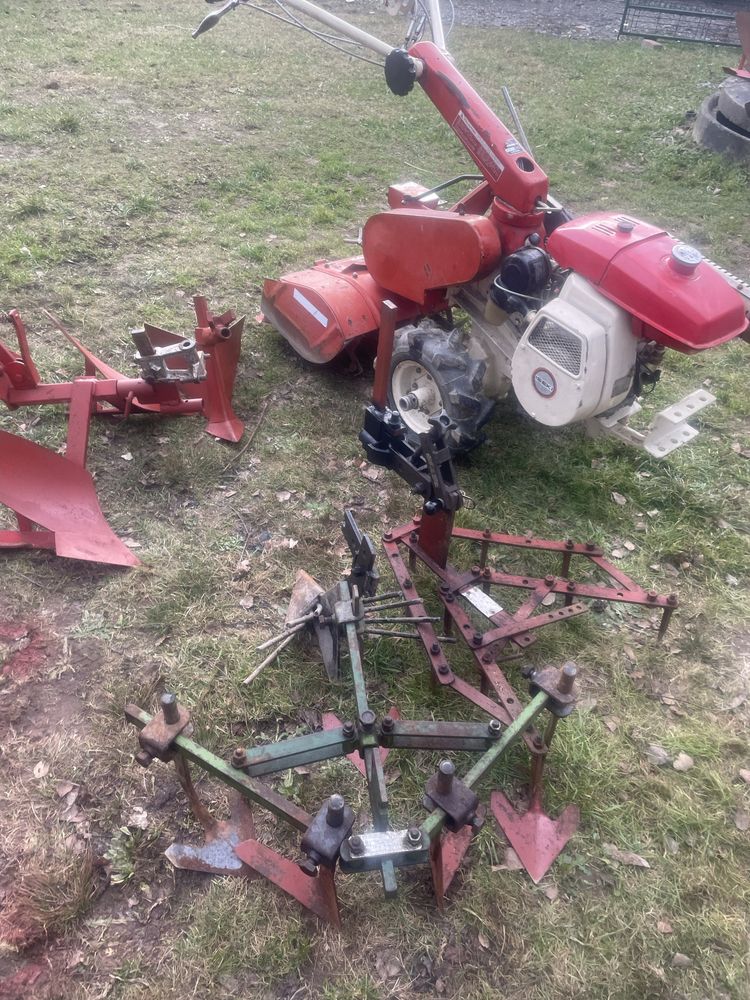 Traktorek jednoosiowy  Glebogryzarka  Dzik Honda Iseki  ks 650