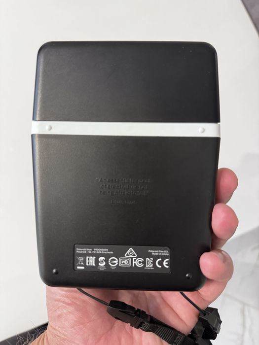 Камера миттєвого друку Polaroid Now